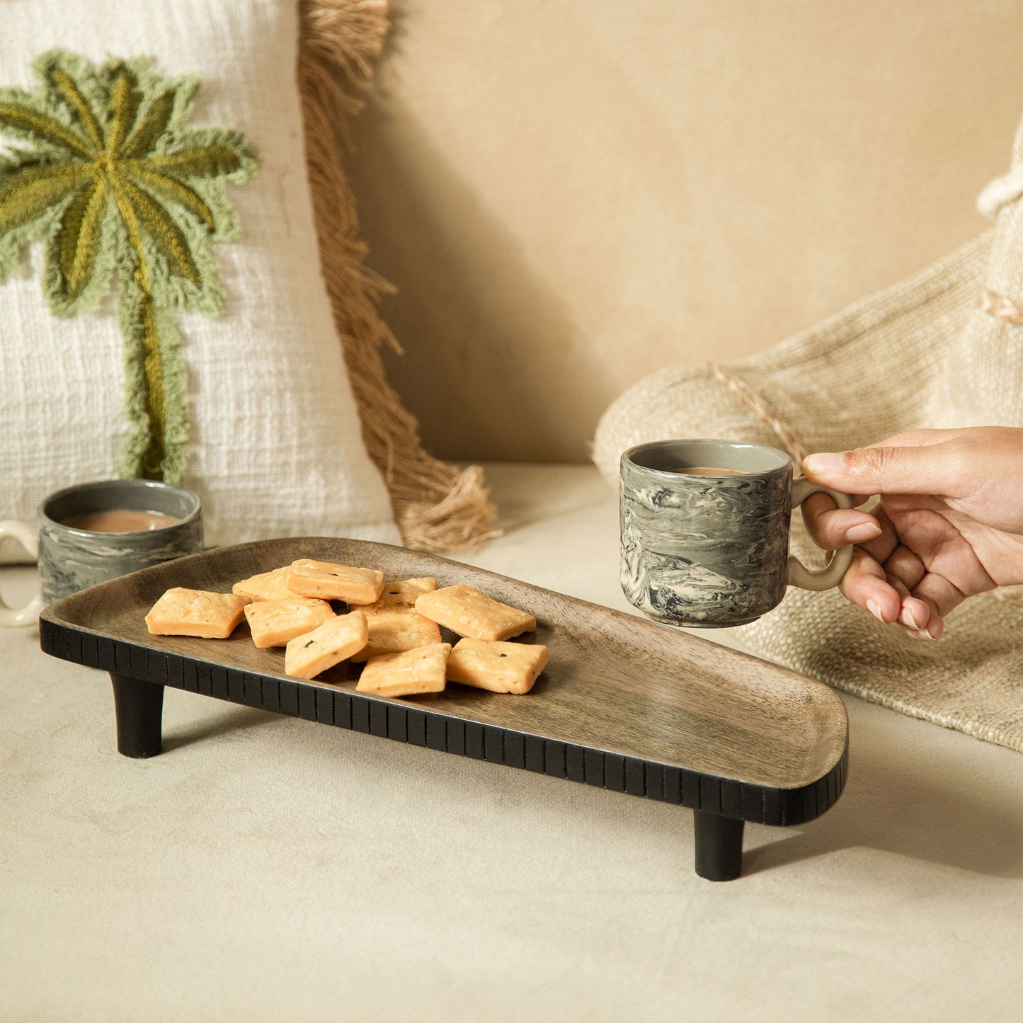 Orbis Asymmetric Tri Legged Platter