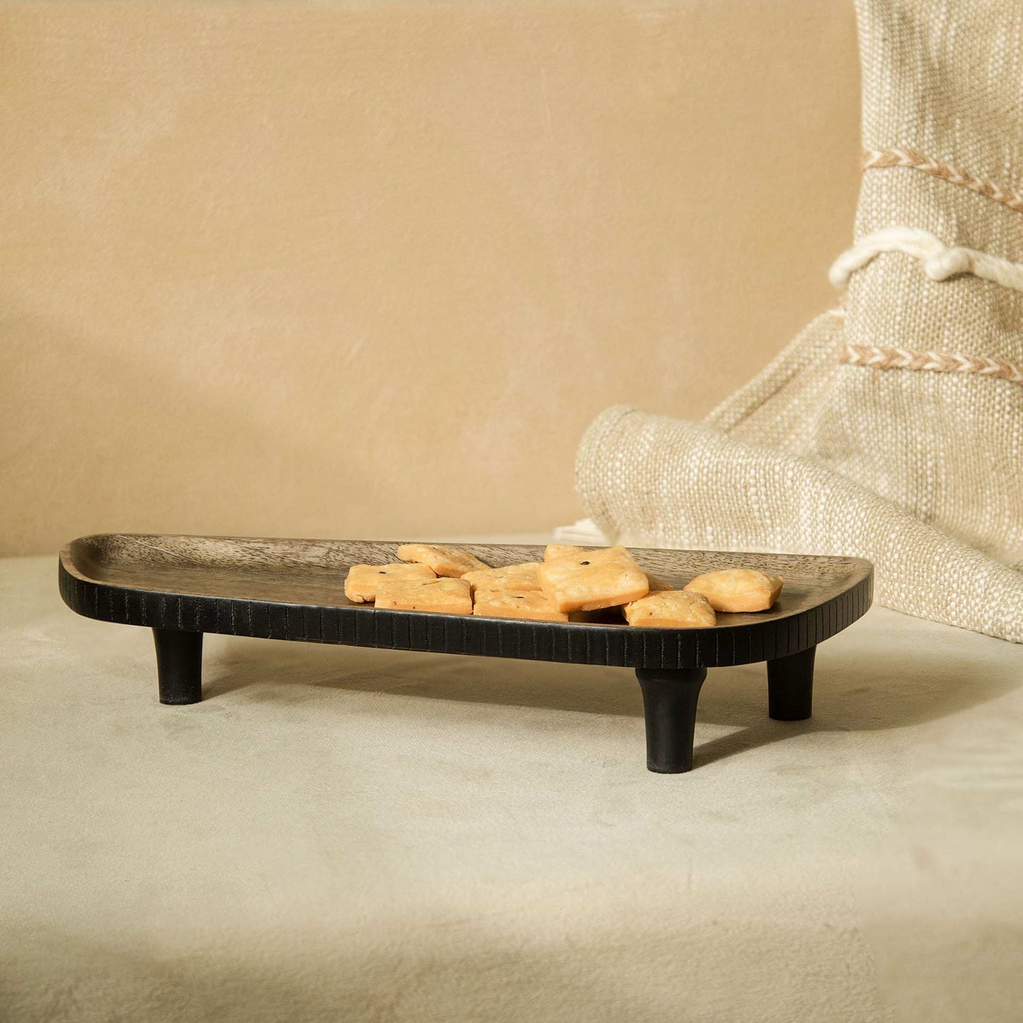 Orbis Asymmetric Tri Legged Platter