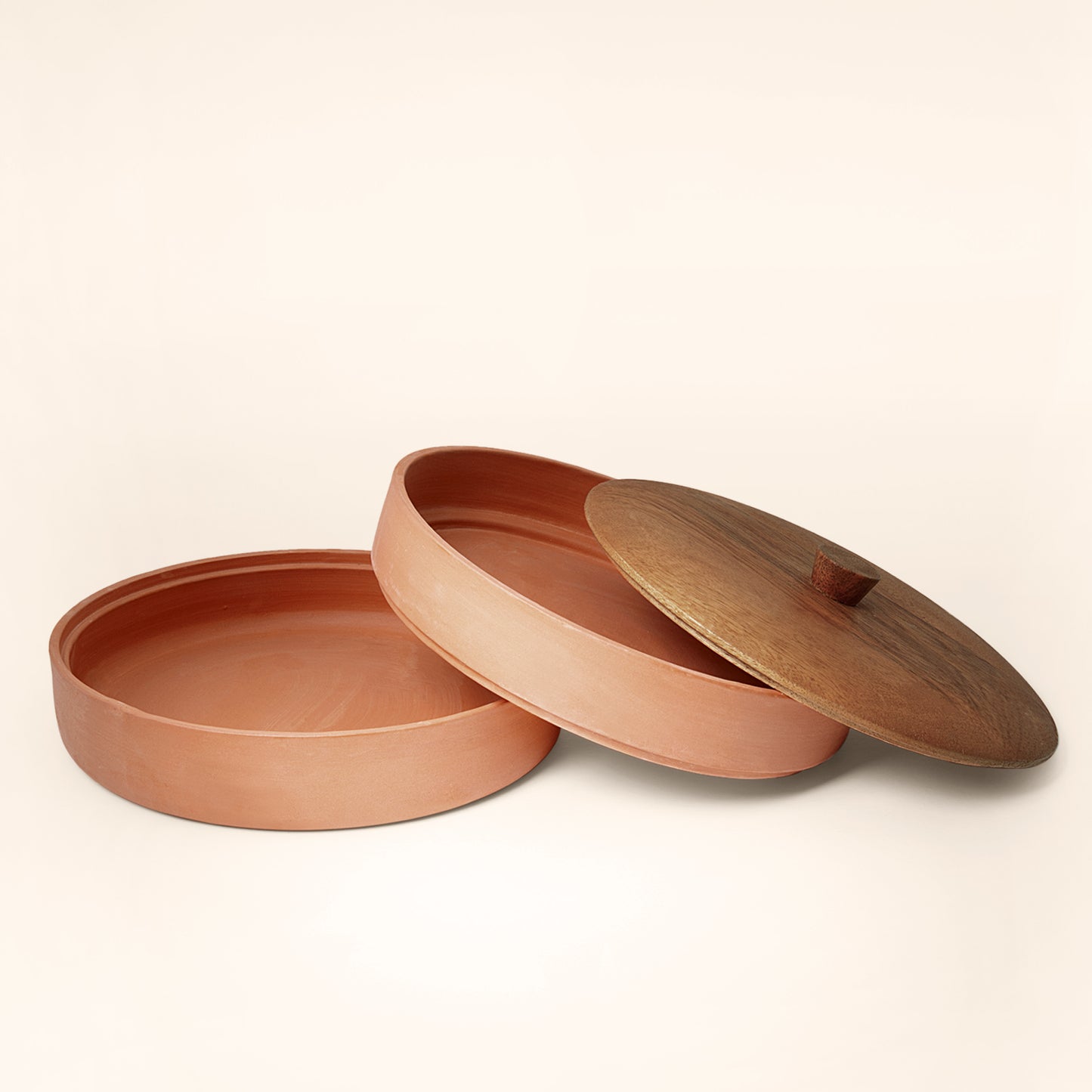 Terracotta Sprouter With Wooden Lid