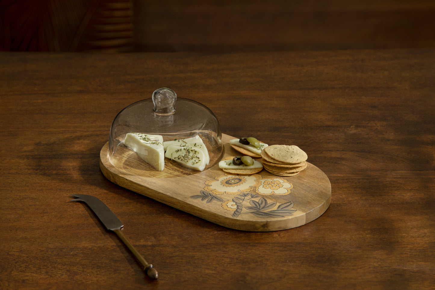 Fleur D’or Platter with Glass Cloche